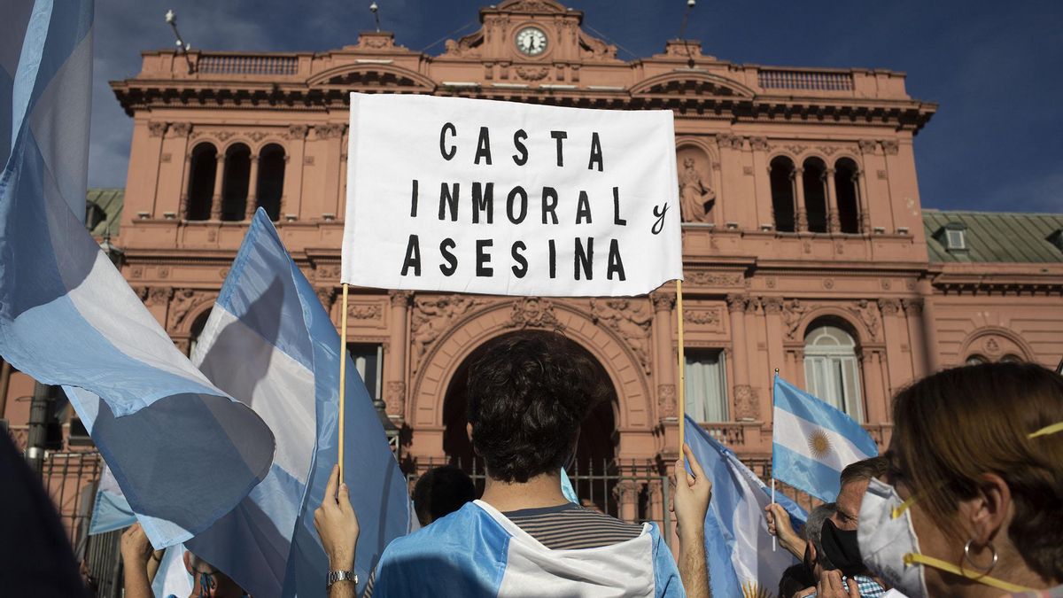 Protesta opositora contra el escándalo de las vacunas de privilegio