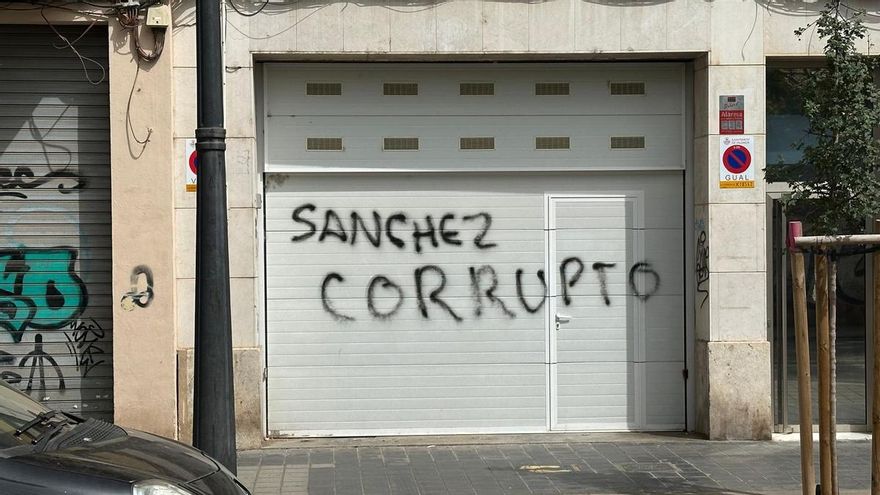 Imagen de las pintadas en la vivienda de José Luis Ábalos