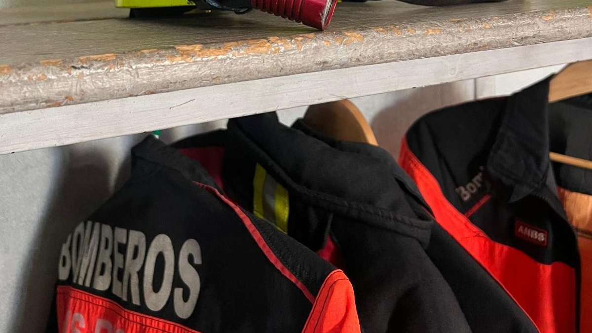 Medios aéreos y terrestres sofocan un incendio en un viñedo en Ausejo: han ardido cinco hectáreas