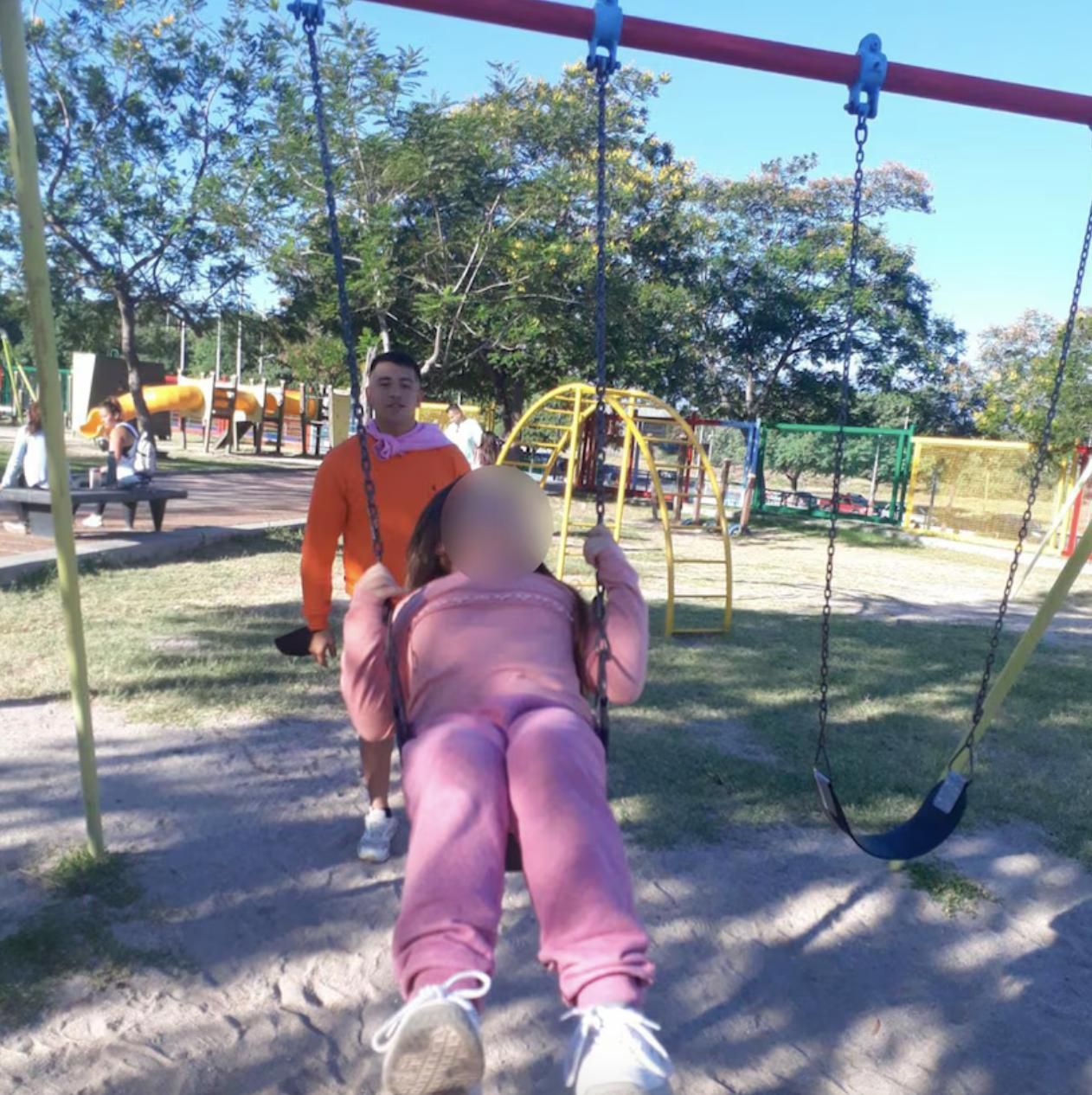 Arcoíris y su papá, Matías Vergara