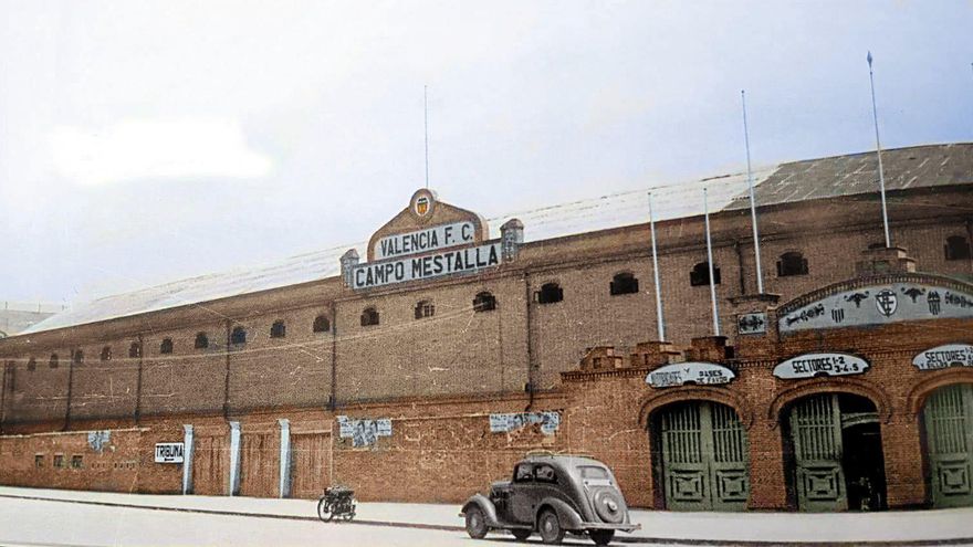 Fachada de Mestalla en los años 40.