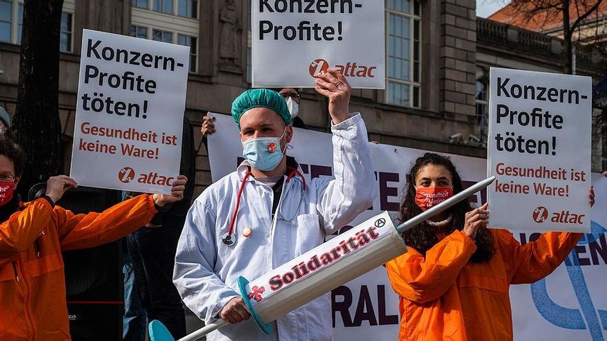 Premios Nobel y exmandatarios piden a Biden que apoye la exención de patentes de vacunas