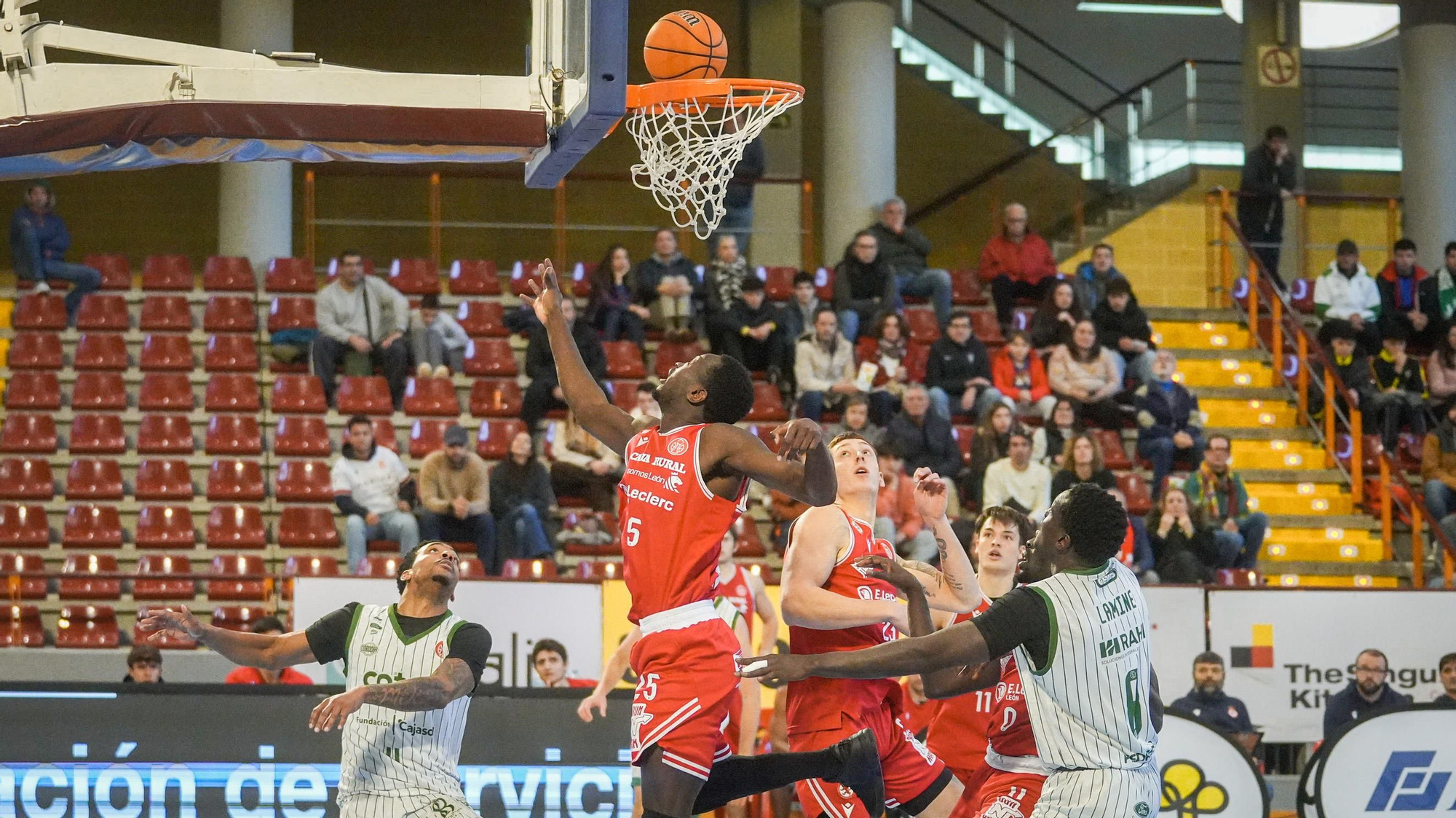 Coto Córdoba CB - Cultural y Deportiva Leonesa.