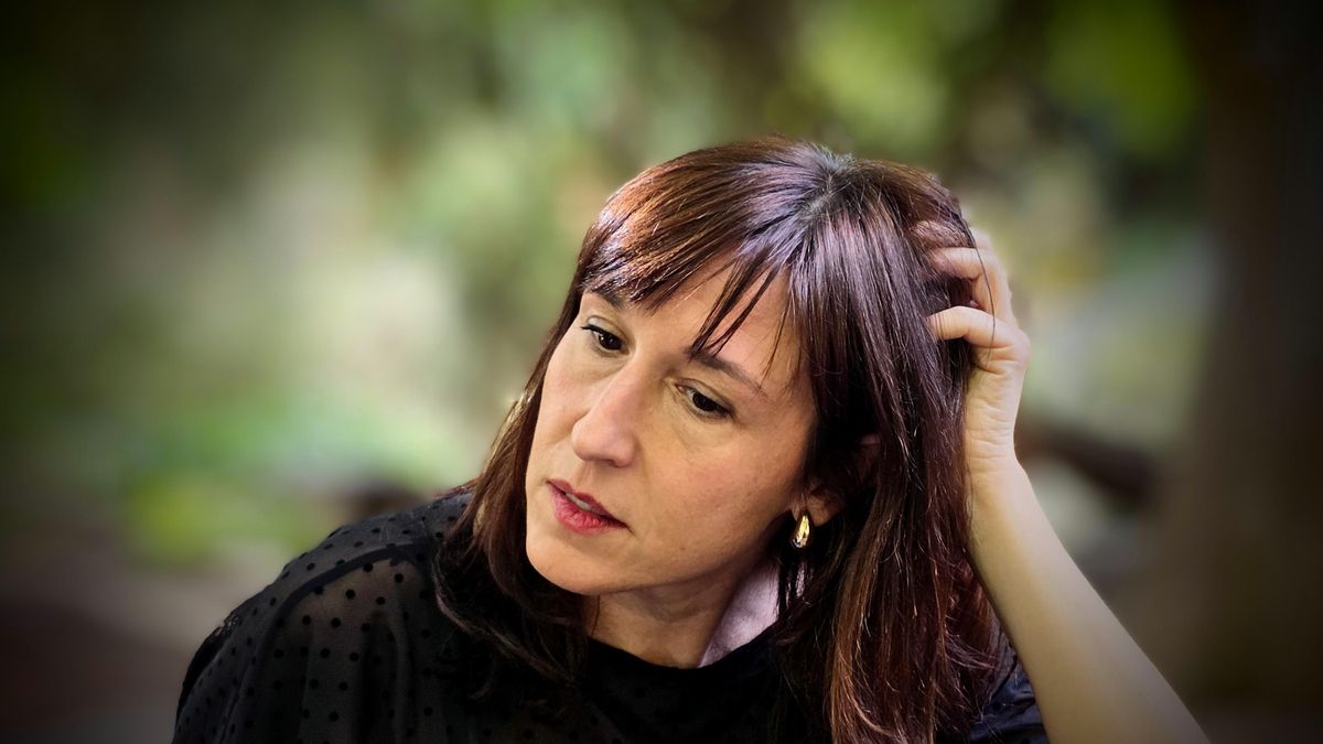 "M’he inspirat en rostres coneguts. Sempre ho faig, necessite una referència en rostres familiars quan dibuixe”, explica Lola durant l’entrevista.