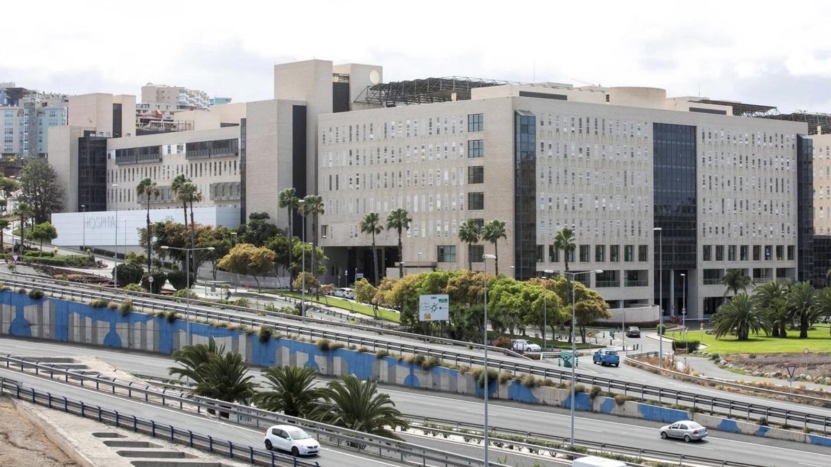 Los pacientes destacan la atención de Raquis, Neumología, Neurocirugía y otros servicios del Doctor Negrín