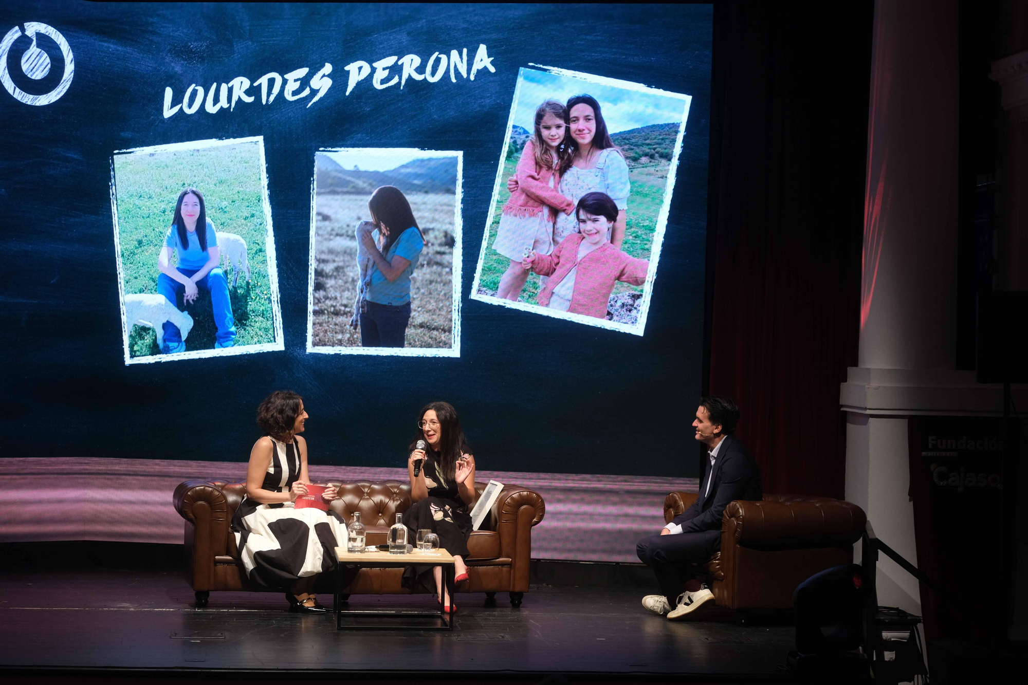 Esta ingeniera técnica agrícola cría 500 ovejas con innovadoras soluciones tecnológicas para su cuidado y vigilancia