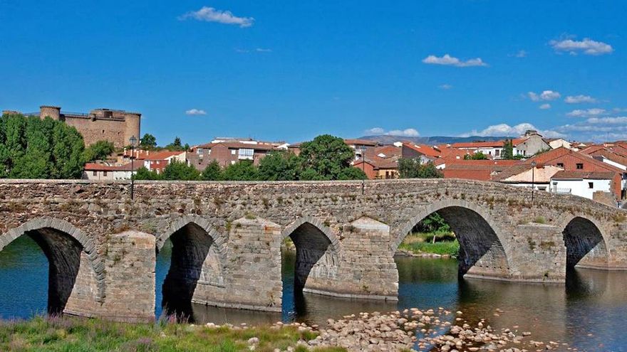 De Mombeltrán a Candeleda pasando por Hoyos del Espino: los pueblos con más encanto de la Sierra de Gredos