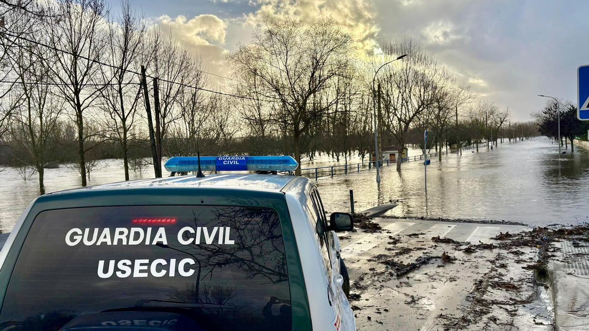 Varias carreteras de Cáceres siguen cortadas o afectadas por lluvias, nieve y socavones este viernes