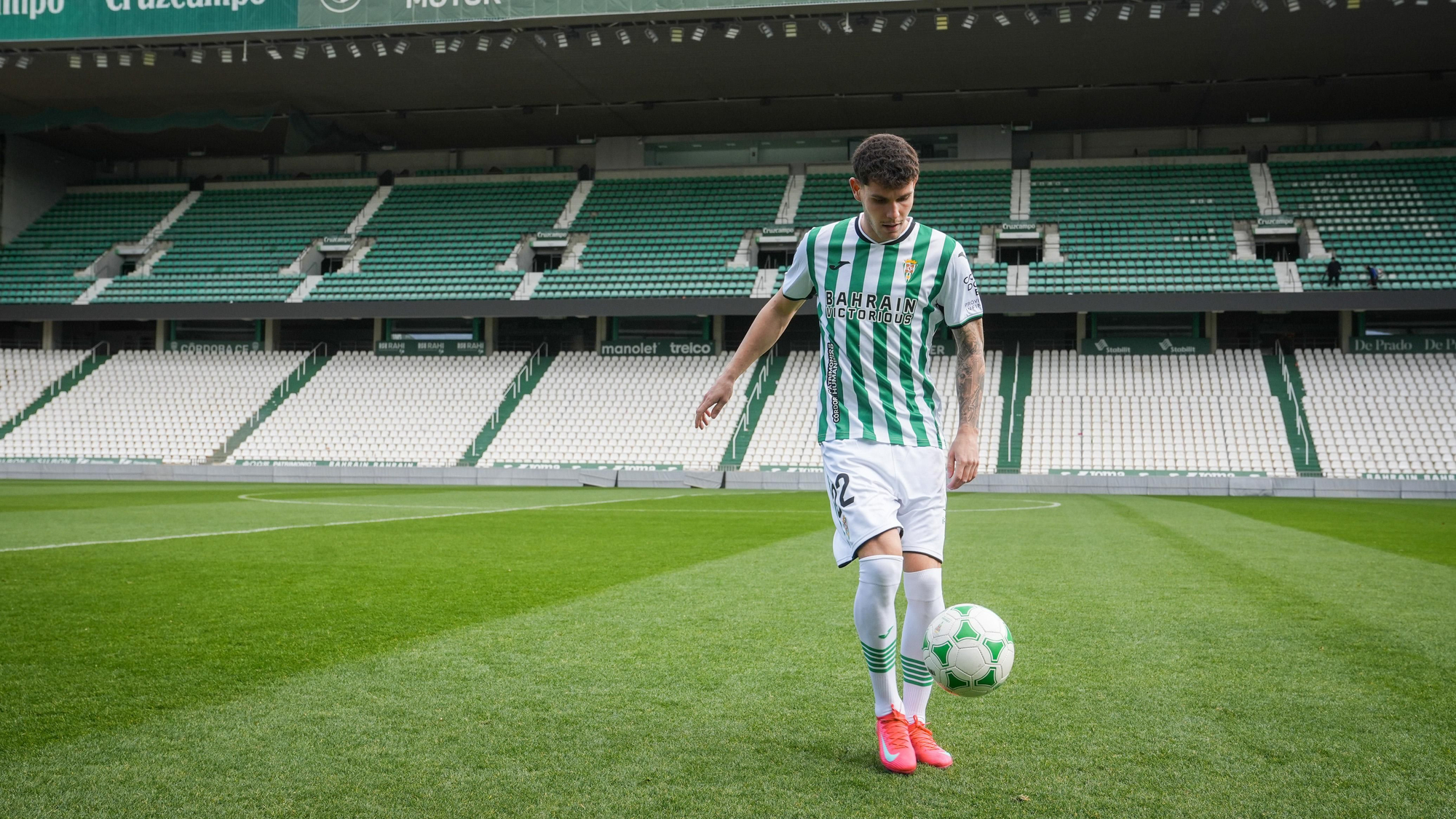 Presentación de Trulli como nuevo jugador del Córdoba CF