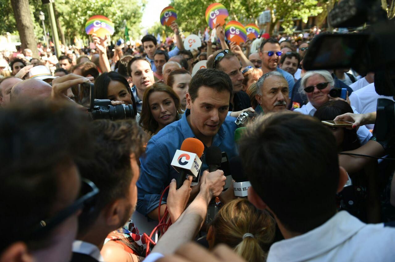 Albert Rivera durante el desfile del Orgullo en Madrid
