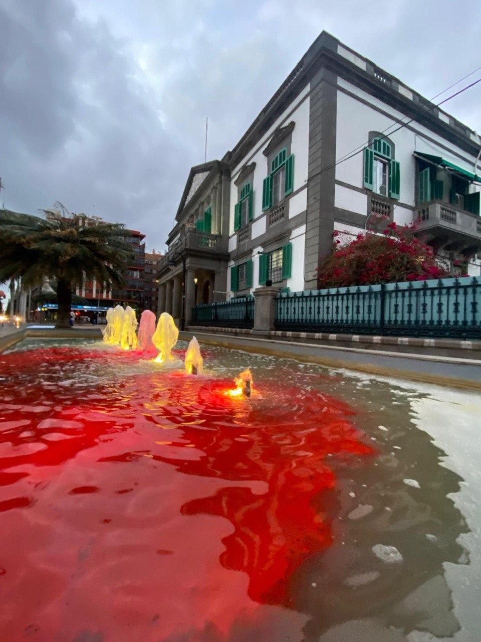 La fuente, frente a la Comandancia de Marina, en Las Palmas de Gran Canaria.