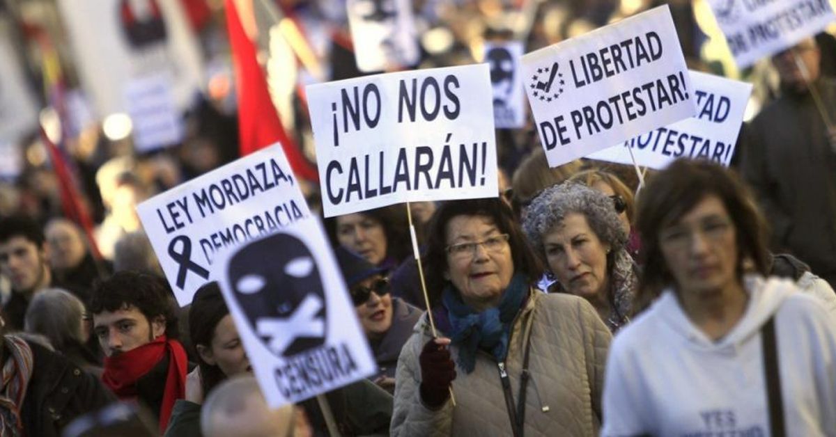 Represin del derecho fundamental a la libertad de expresin