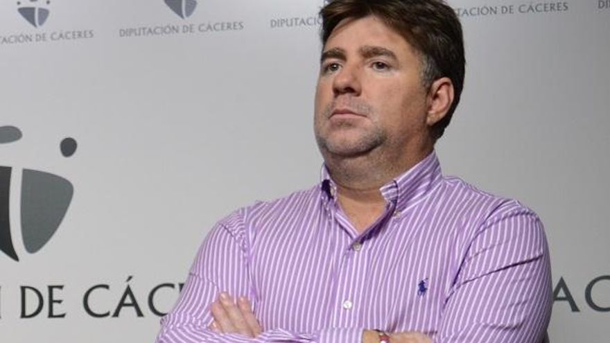 Muere el alcalde de Nuñomoral, Juan Carlos Sendín, en un accidente de tráfico