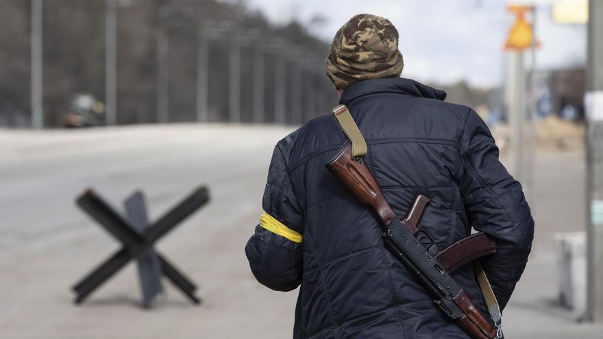 Ucrania declaró este lunes que las Fuerzas Armadas del país detuvieron el avance de las tropas rusas hacia Kiev