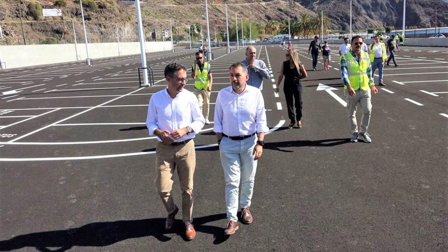 Santa Cruz de Tenerife gasta más de 300.000 euros en recuperar aparcamientos que destruyó en Las Teresitas en los últimos años