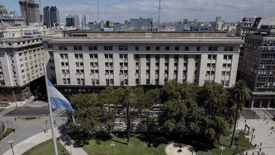 Otra reforma tributaria es posible: a quién bajar impuestos y a quién subirle para crecer y redistribuir