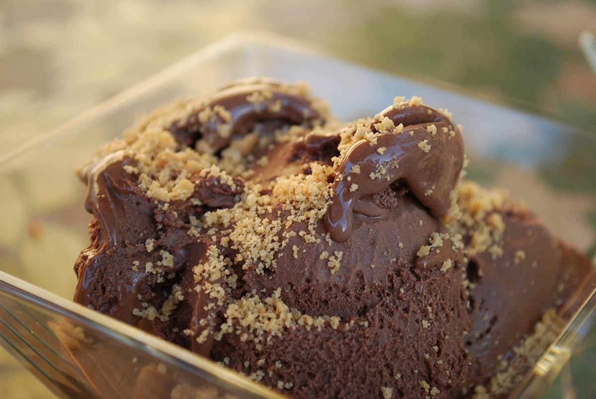 Helado de chocolate con 72 % de cacao y sabor a chocolate o, en su defecto, a cacao