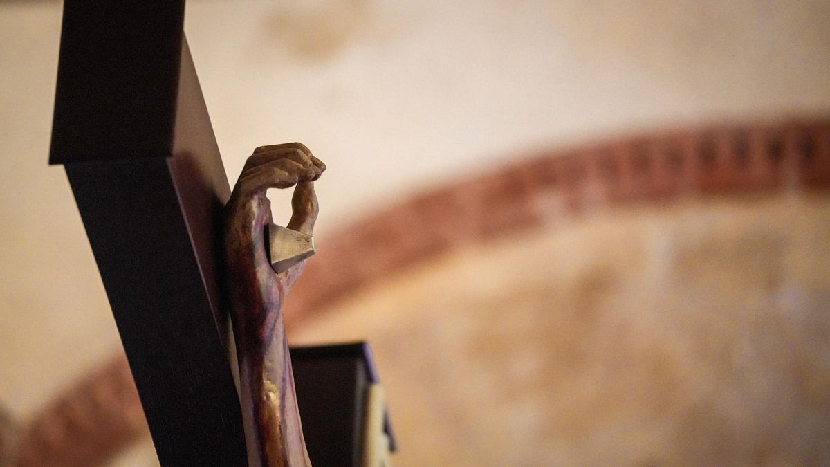 Detalle de la mano del Cristo Zacatecas de Montilla en la Mezquita-Catedral