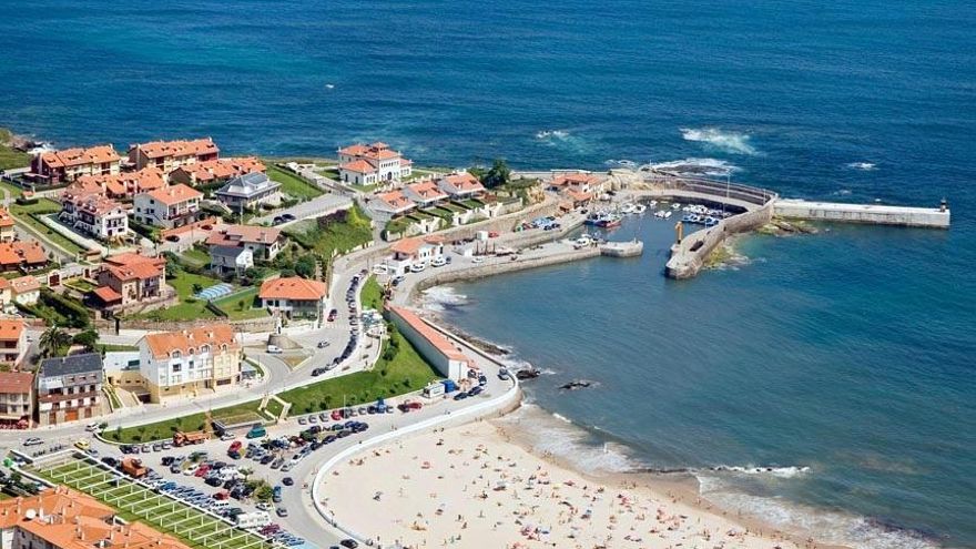 Archivo - Puerto de Comillas