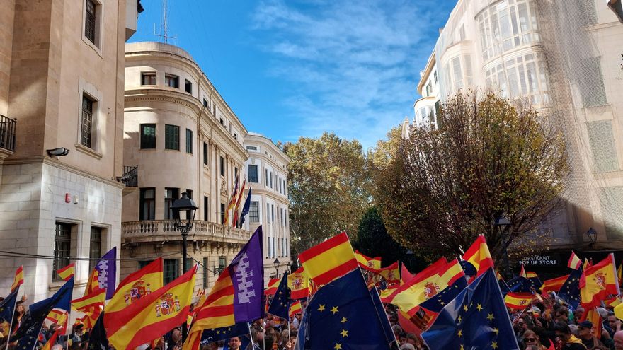 Unas 10.000 personas se concentran contra la amnistía en Palma