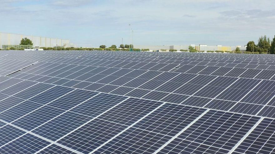 Planta fotovoltaica de Stellantis en Figueruelas (Zaragoza).
