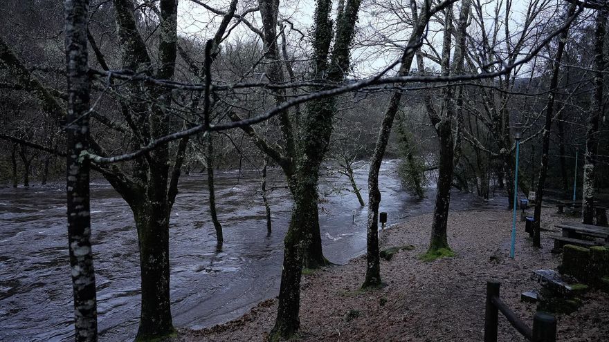 Galicia afronta una nueva jornada de vientos y fuertes lluvias con tres ríos al límite