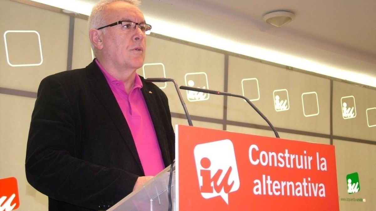 Lara (IU) avisa de que el Gobierno no quiere gente que "piense y se rebele", sólo que "rece y obedezca"