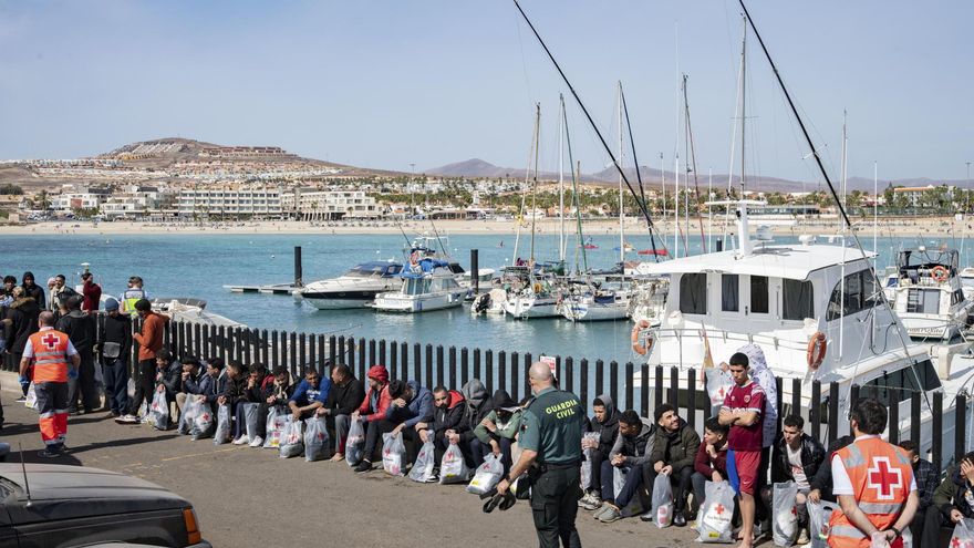 Llegan a Gran Canaria, La Gomera y Fuerteventura más de 150 migrantes en tres barcas