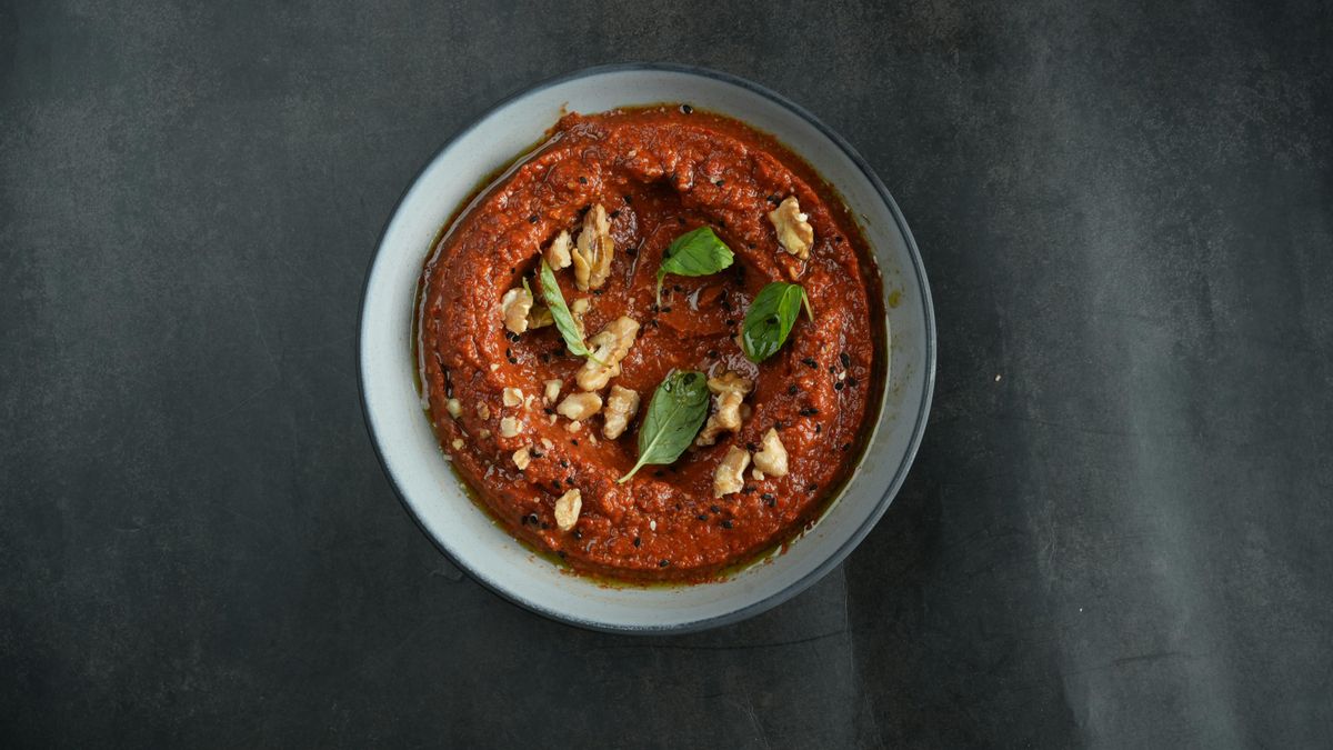 La receta de la salsa pesto trapsnese, con tomate y almendras