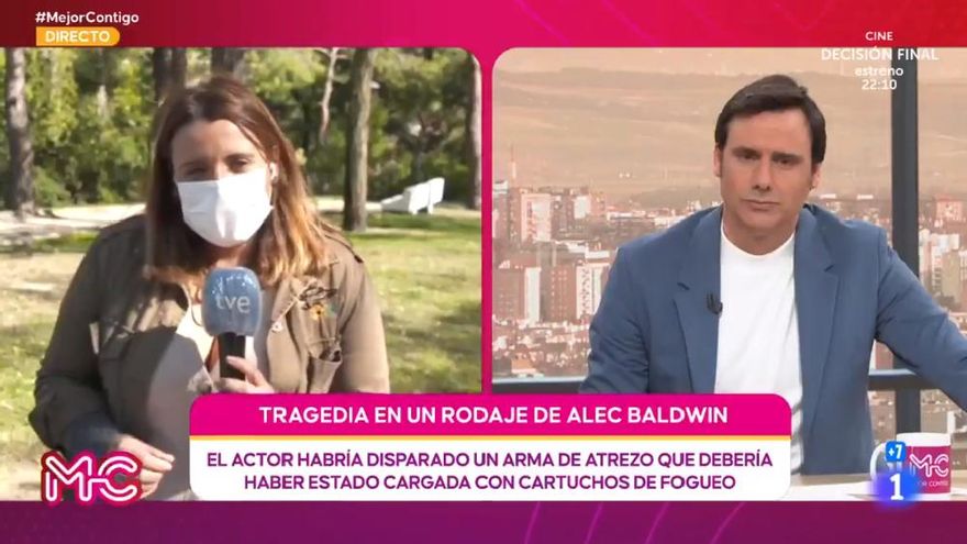 TVE explica con un especialista cómo pudo producirse un accidente con armas en un rodaje como el de Alec Baldwin