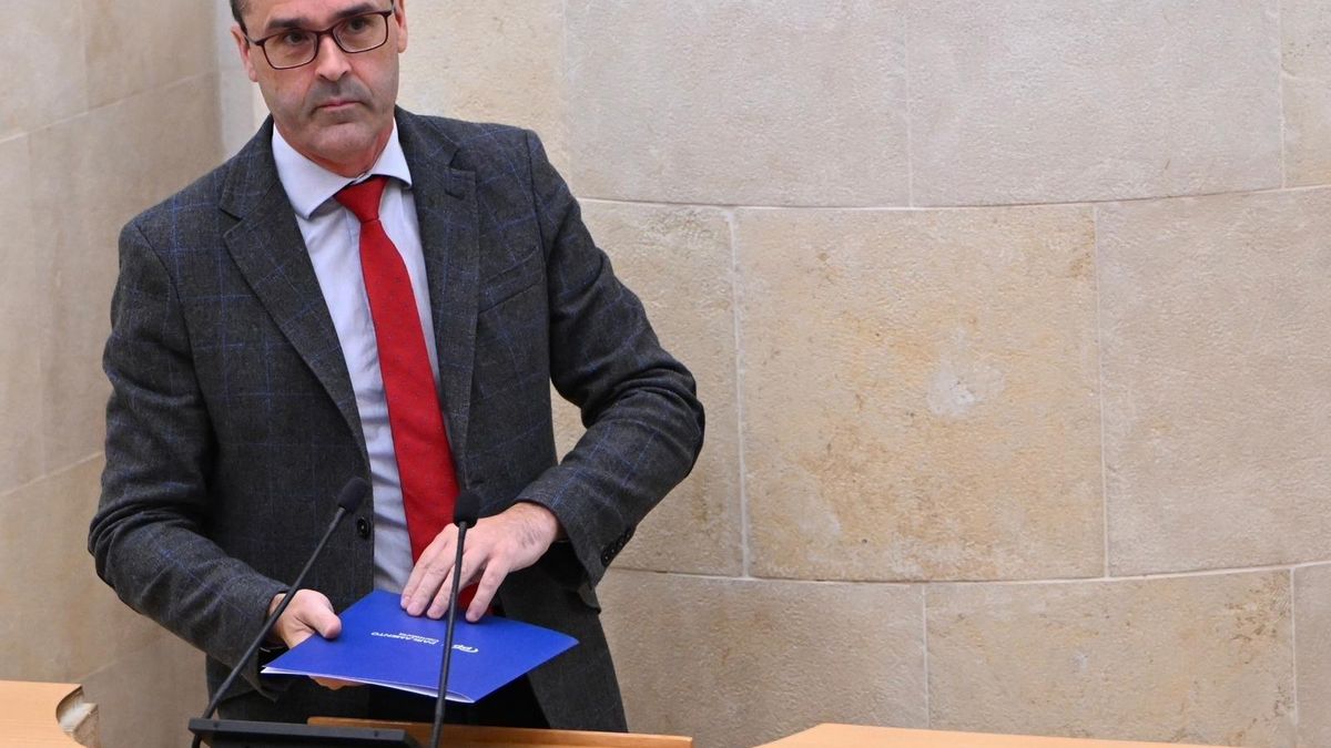 El PP responde a las críticas regionalistas sobre el PROT: "Ni abre la puerta a construir en la costa ni vacía el POL"