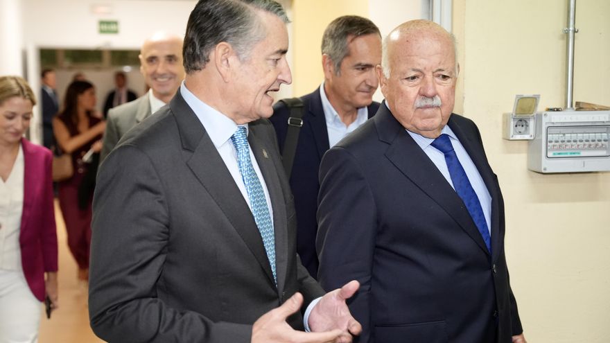 Judge expands investigation into broken health contracts on the same day the Andalusian government requested its closure