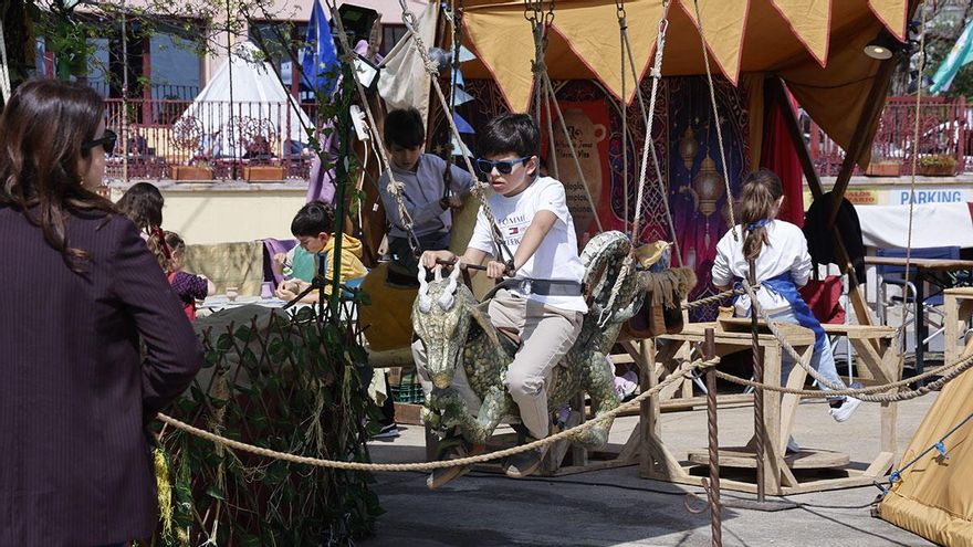 El XV Zoco de la Encantá en Almodovar del Río, en imágenes