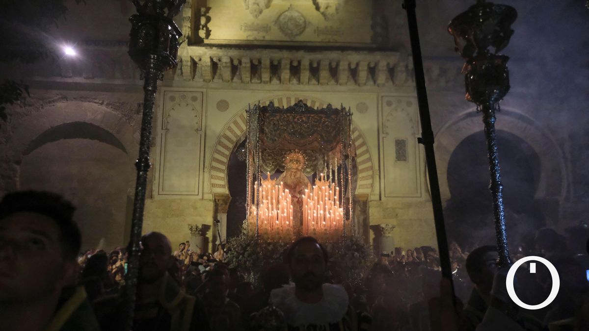La procesión de la Virgen de la Paz coronada en Córdoba, en imágenes
