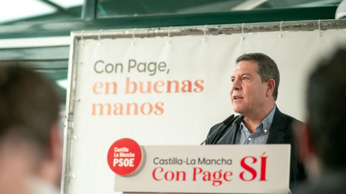El candidato socialista a la Junta de Comunidades, Emiliano García-Page, en un acto electoral en Mora (Toledo).