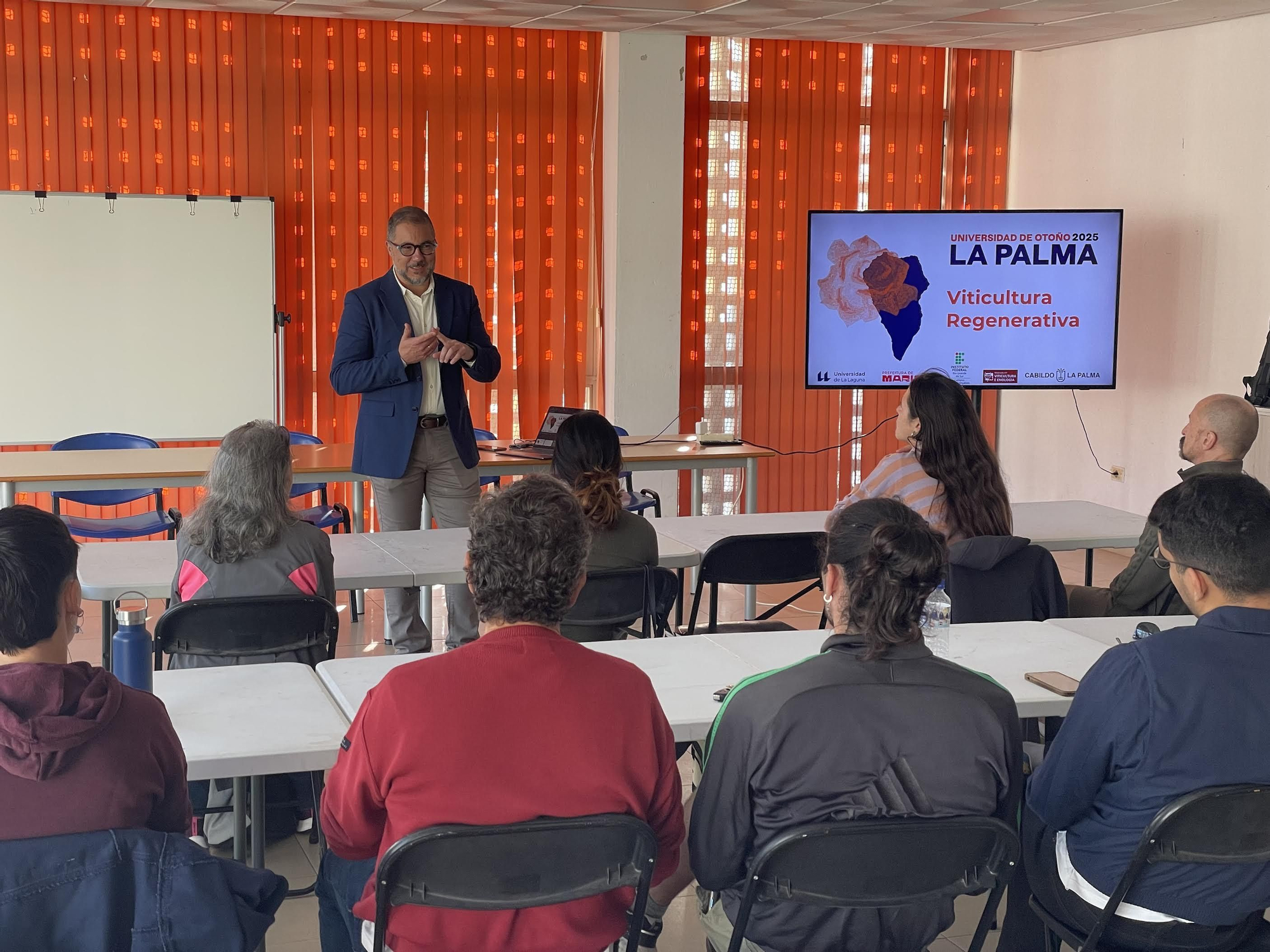 La Universidad de Otoño de La Palma impulsa la formación en Viticultura Regenerativa y Análisis Sensorial.