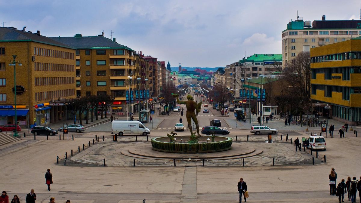 Neptuno preside la Götaplatsen de Gotemburgo.
