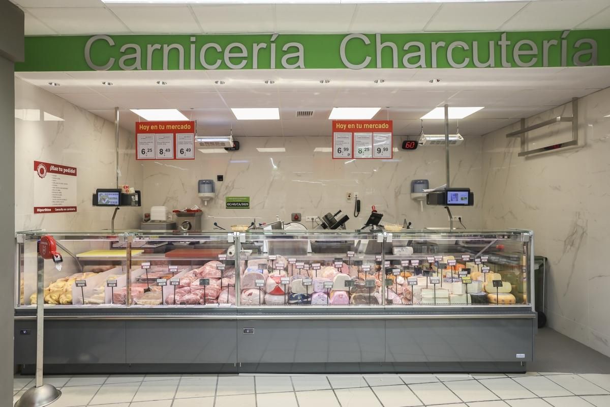 Cuenta con 326 metros cuadrados de sala de ventas y una plantilla de 20 empleados.