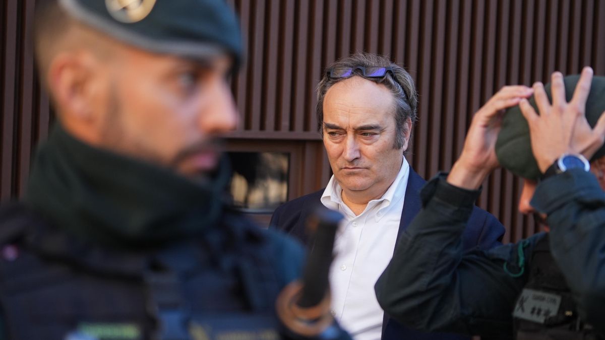 La declaración del dueño de El Ventorro contradice a Vilaplana: ¿dónde se puso Mazón la ropa con la que llegó al Cecopi?