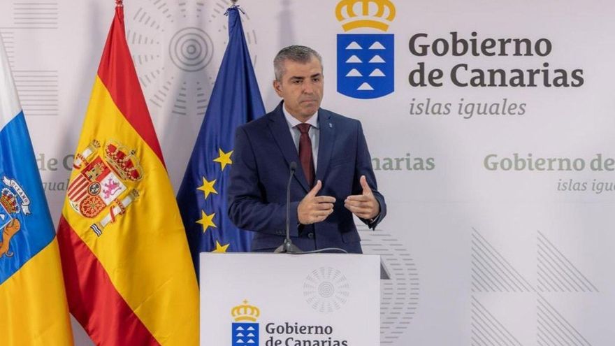 Manuel Domínguez (PP), vicepresidente del Gobierno de Canarias, durante una rueda de prensa.