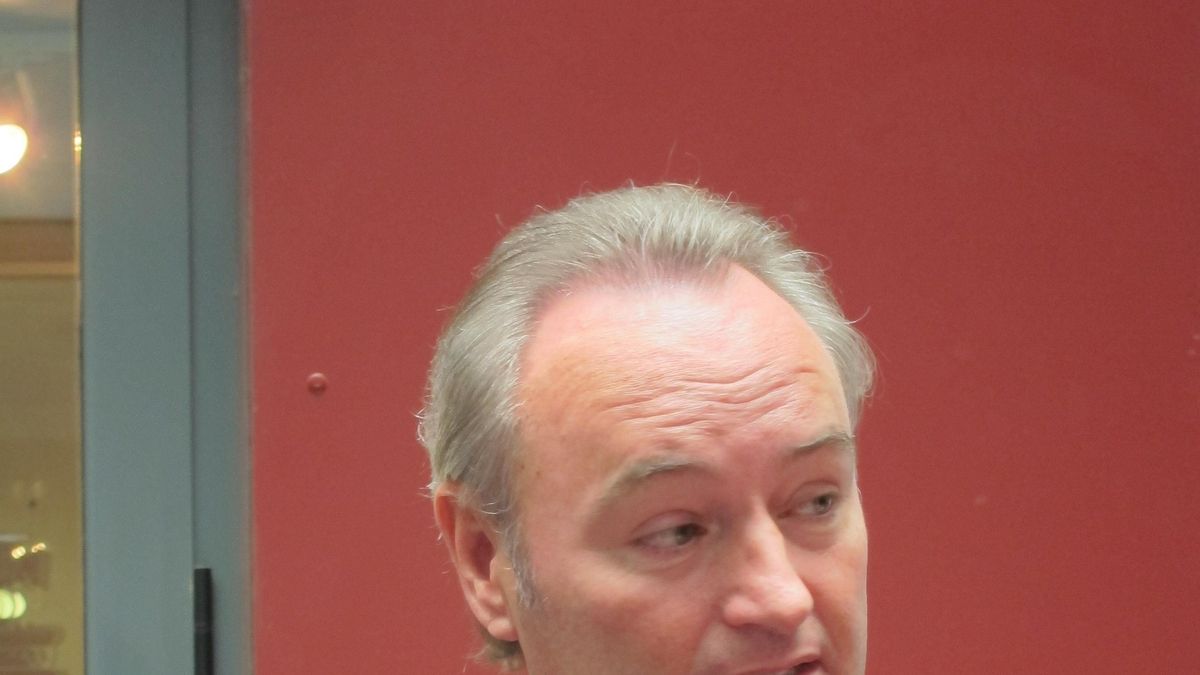 Fabra dice que el PP no respaldará indultos a condenados y que apoyos a exalcalde de Torrevieja son "a título personal"