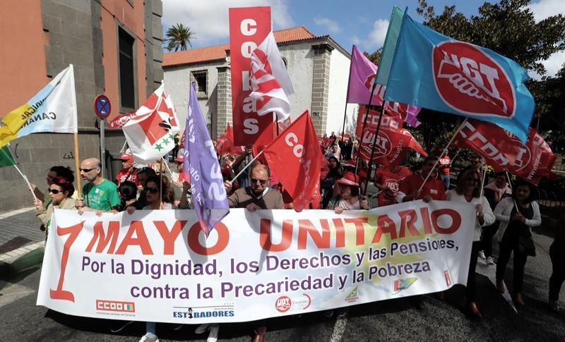 Manifestación en Las Palmas de Gran Canaria a favor de pensiones y salarios dignos. EFE/Elvira Urquijo A.