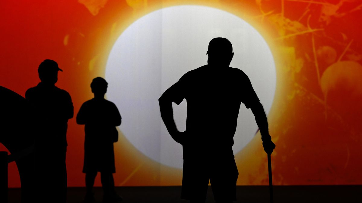 Asturias activa el plan de emergencias por el eclipse: Banderas rojas en las playas e información de acceso a 16 arenales en tiempo real
