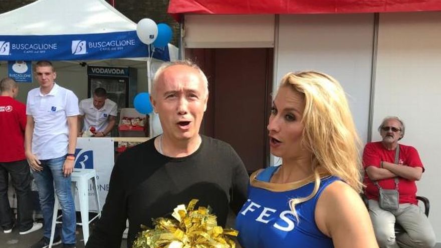 Juan Antonio Pascual, aficionado al Real Madrid de baloncesto, en Estambul.