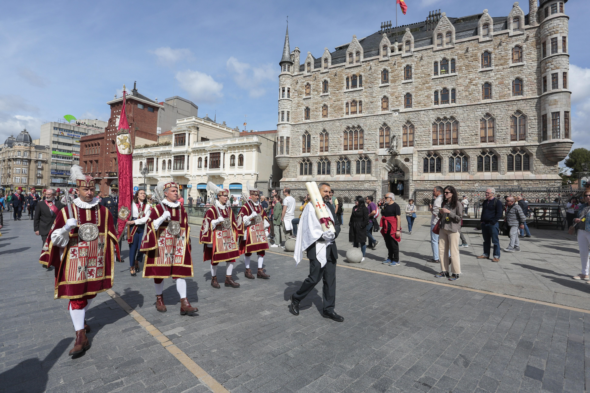 Los maceros escoldando los hachones de cera de Las Cabezadas.