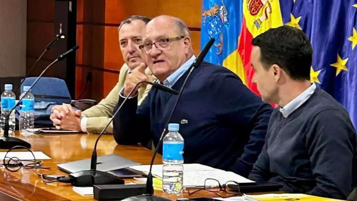 José Carlos Rendón (centro), presidente de Asprocan desde mayo pasado y agricultor de Europlátano.