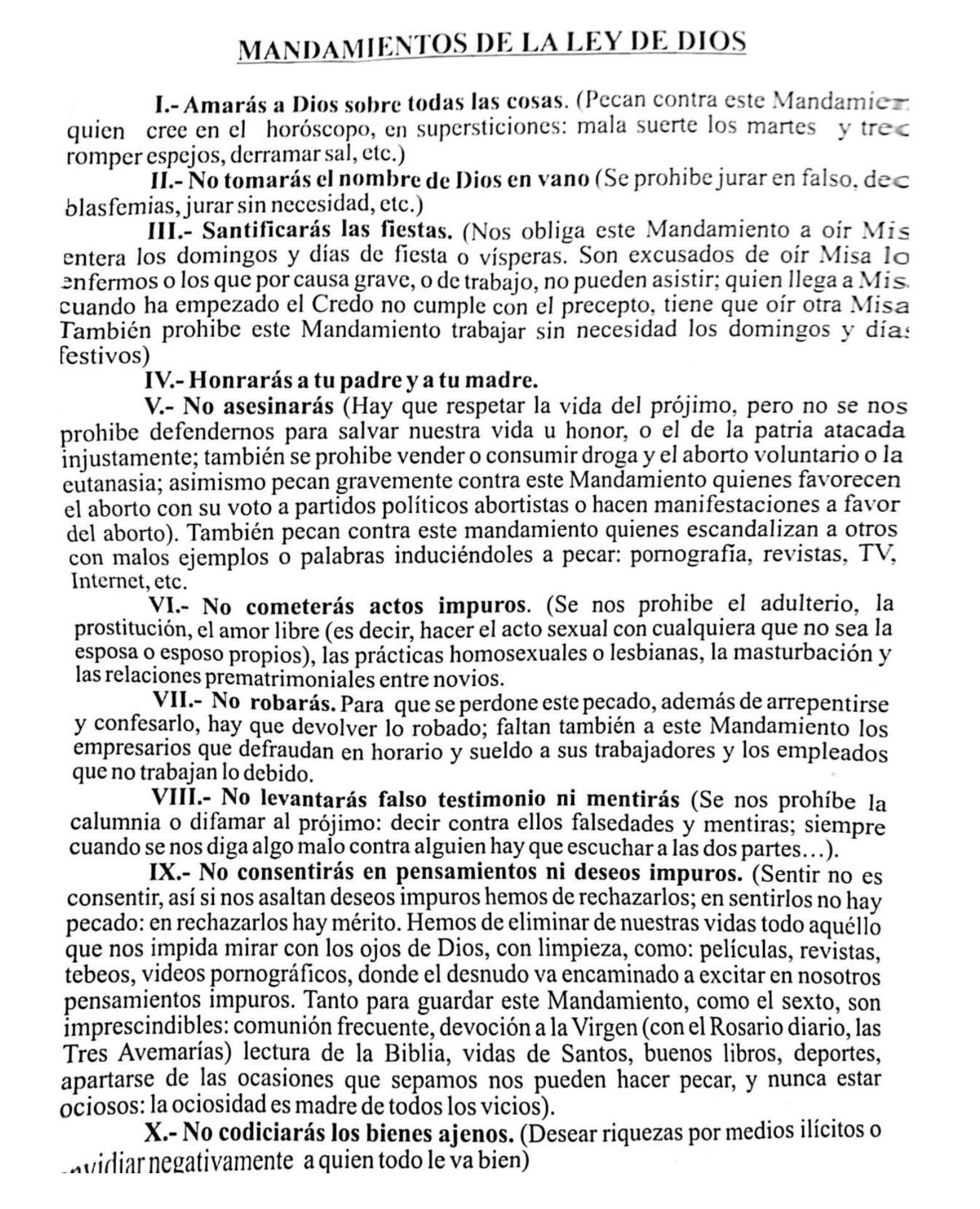 Mandamientos distribuidos por el párroco, según el Colectivo LGTBIQ+.