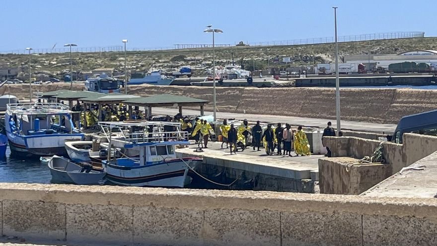Dos inmigrantes muertos y una decenas de desaparecidos en los naufragios ante Lampedusa