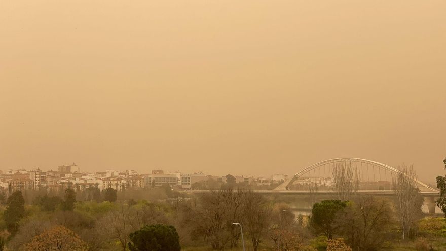 La calima eleva a muy desfavorable la calidad del aire en mucha zonas de Extremadura
