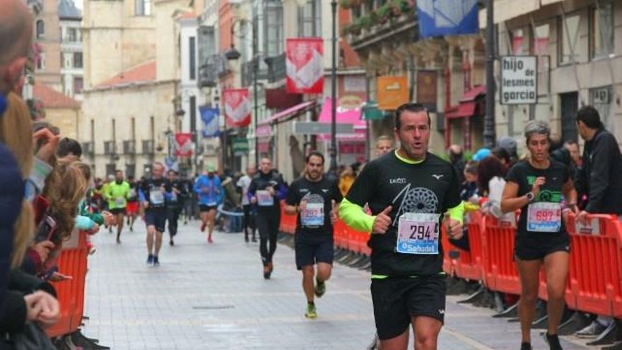 Animadísima la Calle Ancha durante la dura prueba deportiva. / C.J.D.